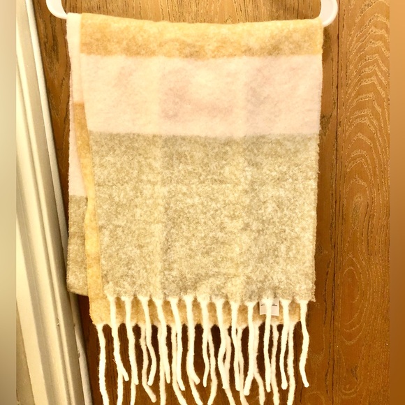 Vince Colorblock Fringed Alpaca Blend Scarf - Picture 6 of 8